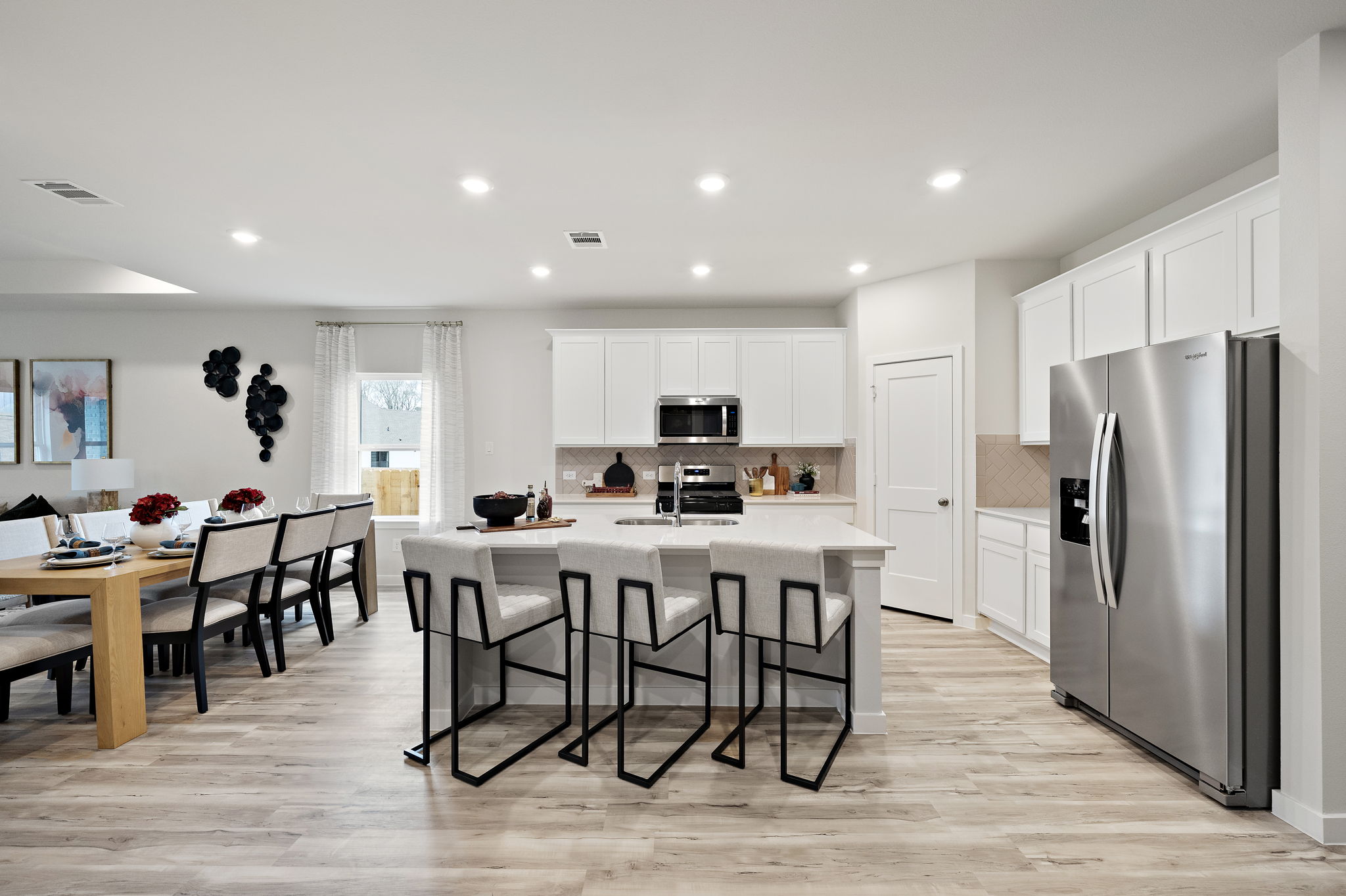 350205 27219 Blue Pool Drive