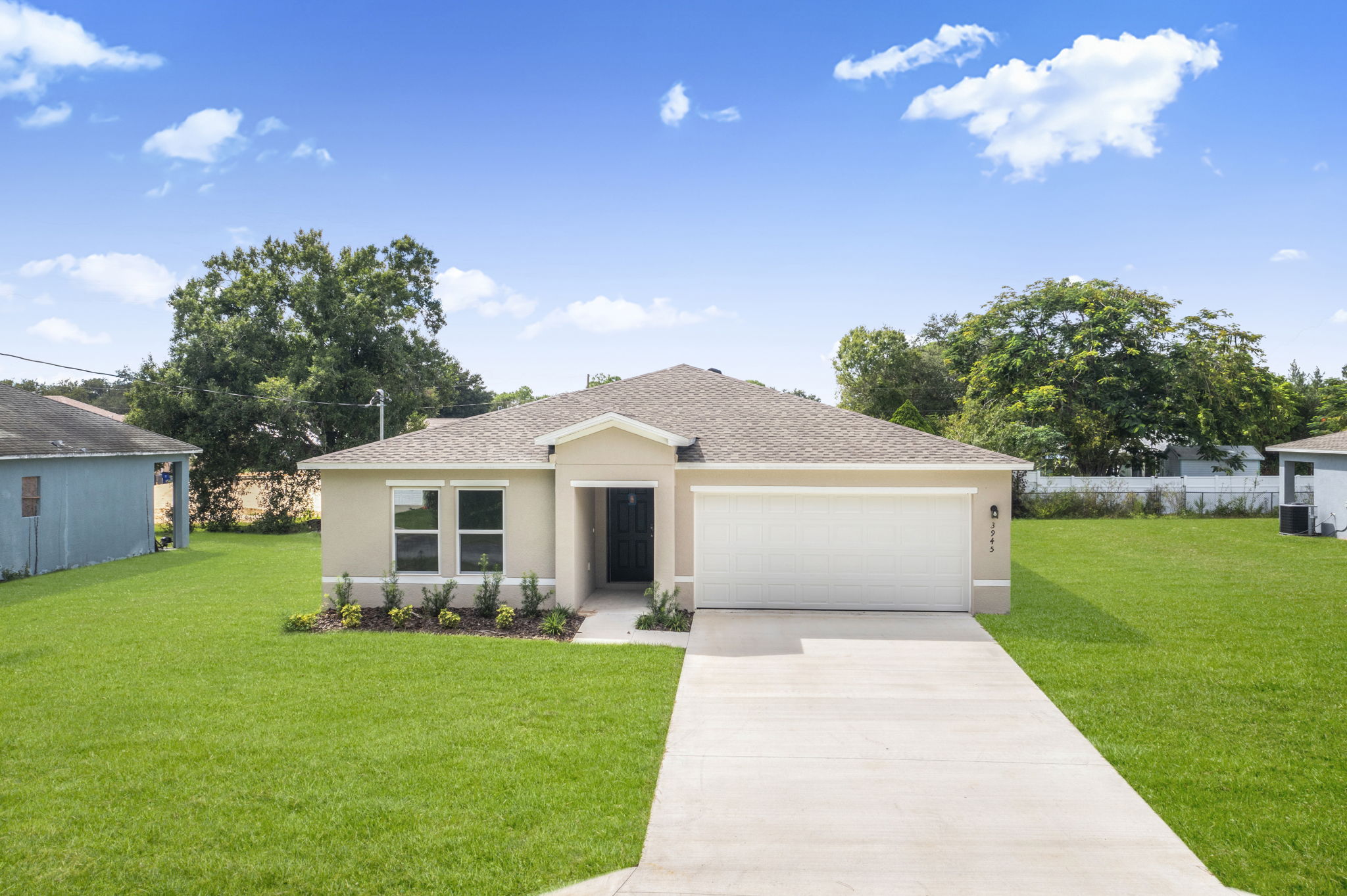 5629 3945 Durango Ave